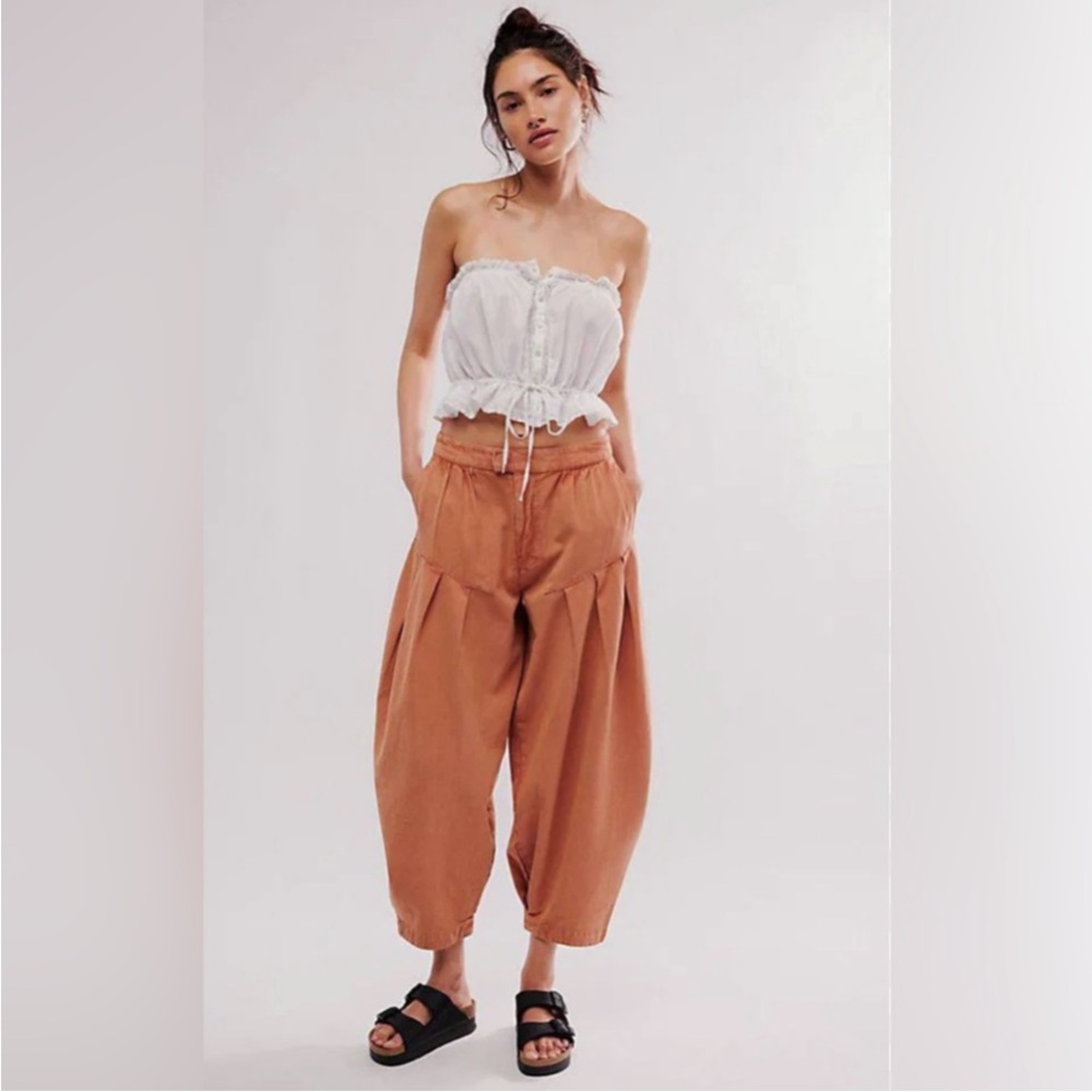 Free People Tuscany Coral Sarina Pleated Barrel Leg Bohemian
Trousers Size 14.